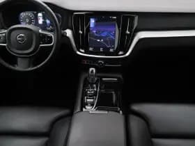 Volvo V60 2 0 t8 twin engine awd inscription pano camera adaptive keyless thumbnail 7
