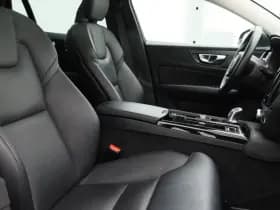 Volvo V60 2 0 t8 twin engine awd inscription pano camera adaptive keyless thumbnail 8