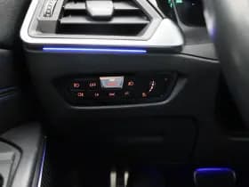 BMW 3-serie serie 318i automaat m sport touring camera carplay stoelverwarming thumbnail 15