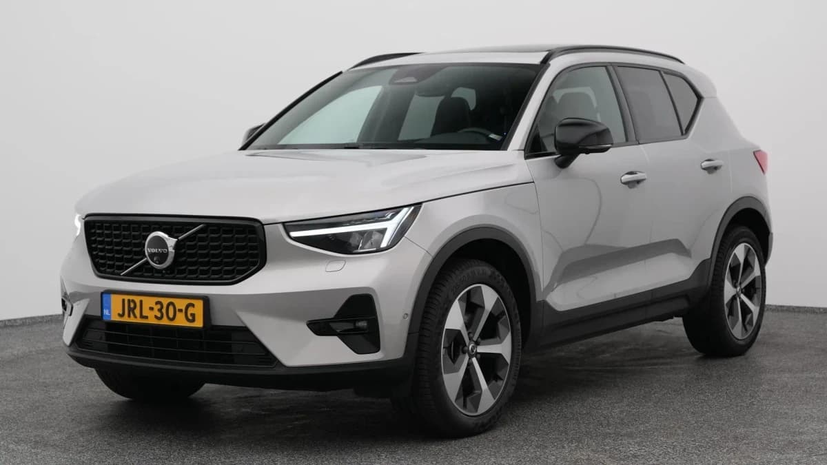 Volvo XC40 2 0 b3 ultimate bright pano 360 h k keyless stoel en stuurverw — foto 1