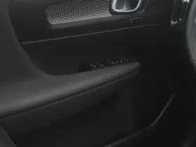 Volvo XC40 2 0 b3 ultimate bright pano 360 h k keyless stoel en stuurverw thumbnail 11