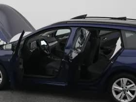 Volkswagen Golf 1 0 etsi life variant adaptive stoel en stuurverw thumbnail 30