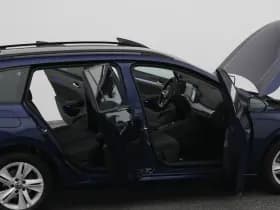 Volkswagen Golf 1 0 etsi life variant adaptive stoel en stuurverw thumbnail 31