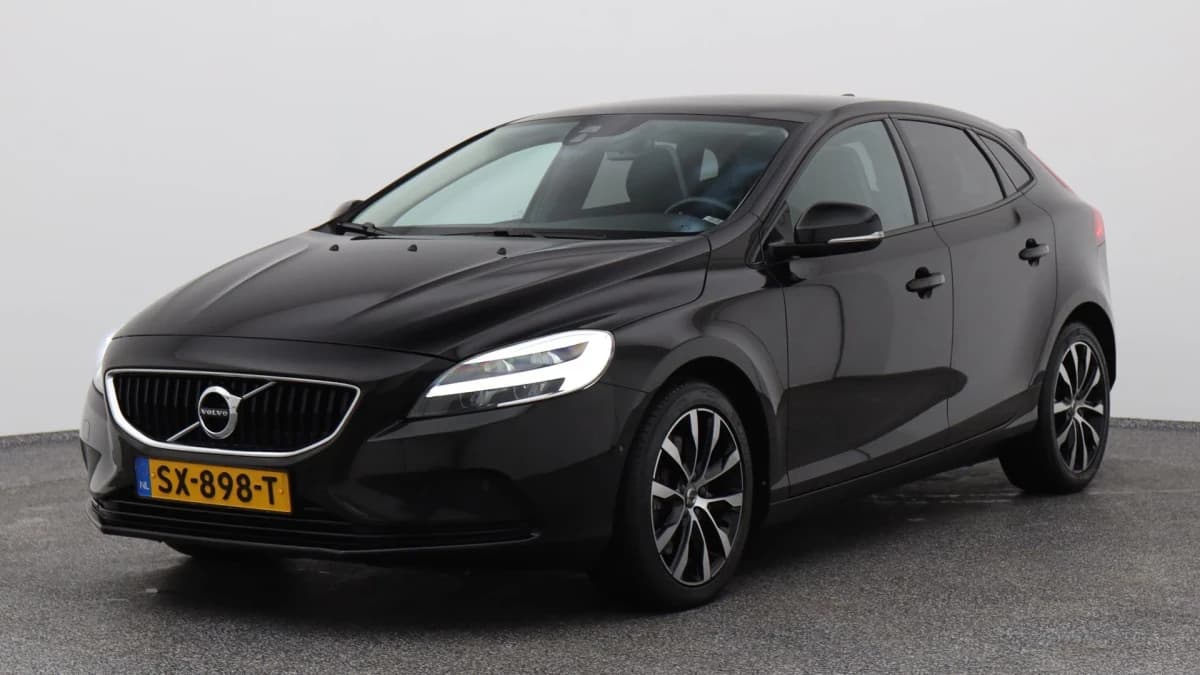 Volvo V40 1 5 t3 dynamic edition stoelverwarming trekhaak — foto 1