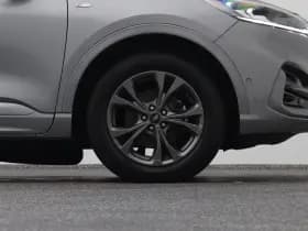 Ford Kuga 2 5 fhev st line x camera adaptive thumbnail 42