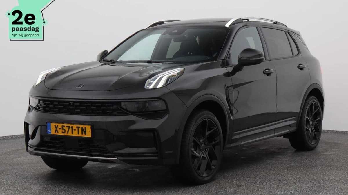 Lynk & 01 1 5 plug in hybrid 360 black zwarte hemel nld auto — foto 1