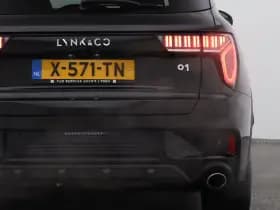 Lynk & 01 1 5 plug in hybrid 360 black zwarte hemel nld auto thumbnail 20