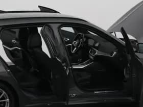 BMW 3-serie serie 318i business edition m sport touring navi carplay trekhaak thumbnail 34