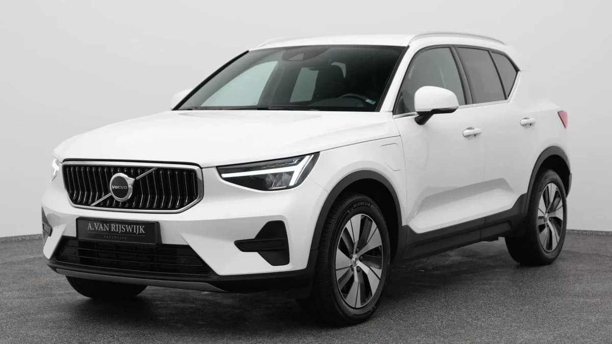 Volvo XC40 1 5 t4 recharge inscription expression camera keyless — foto 1