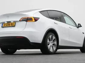 Tesla Model y rwd 58 kwh pano camera autopilot keyless stoelverwarming thumbnail 17