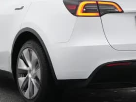 Tesla Model y rwd 58 kwh pano camera autopilot keyless stoelverwarming thumbnail 19