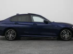 BMW 3-serie serie 330e edrive edition m sport leder keyless stoel stuurverw camera thumbnail 15