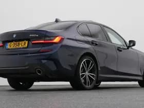 BMW 3-serie serie 330e edrive edition m sport leder keyless stoel stuurverw camera thumbnail 17