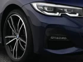 BMW 3-serie serie 330e edrive edition m sport leder keyless stoel stuurverw camera thumbnail 18