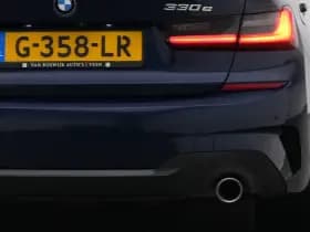 BMW 3-serie serie 330e edrive edition m sport leder keyless stoel stuurverw camera thumbnail 21