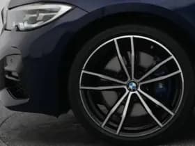 BMW 3-serie serie 330e edrive edition m sport leder keyless stoel stuurverw camera thumbnail 22