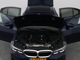 BMW 3-serie serie 330e edrive edition m sport leder keyless stoel stuurverw camera thumbnail 28