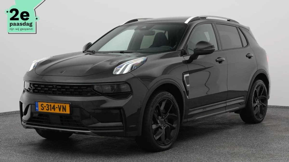 Lynk & 01 1 5 plug in hybrid 360 black zwarte hemel nld auto — foto 1