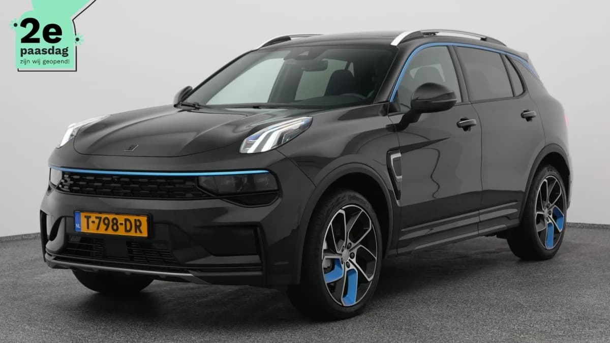 Lynk & 01 1 5 plug in hybrid 360 zwarte hemel nld auto — foto 1