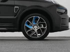 Lynk & 01 1 5 plug in hybrid 360 zwarte hemel nld auto thumbnail 40