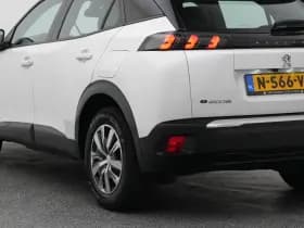 Peugeot E-2008 2008 ev blue lease active 50 kwh camera carplay thumbnail 18