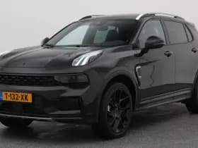 Lynk & 01 1 5 plug in hybrid 360 black zwarte hemel nld auto