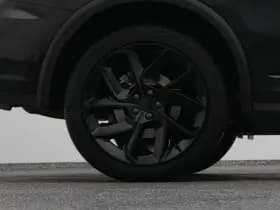 Lynk & 01 1 5 plug in hybrid 360 black zwarte hemel nld auto thumbnail 40