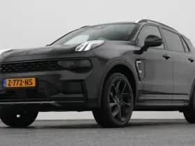 Lynk & 01 1 5 plug in hybrid 360 black zwarte hemel stuurverwarming nld auto thumbnail 15