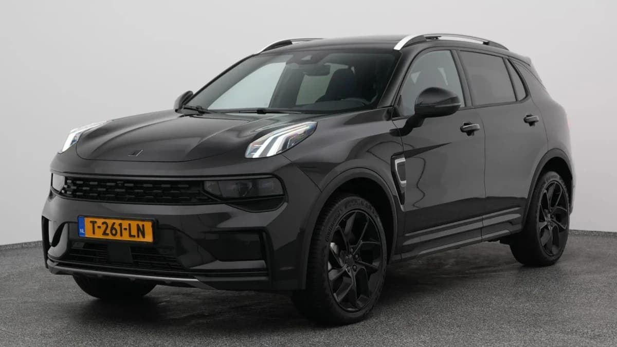 Lynk & 01 1 5 plug in hybrid 360 black zwarte hemel nld auto — foto 1