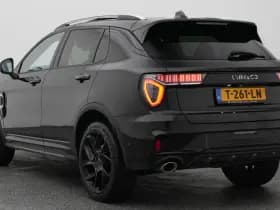 Lynk & 01 1 5 plug in hybrid 360 black zwarte hemel nld auto thumbnail 5