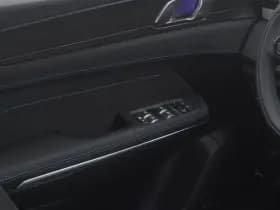 Lynk & 01 1 5 plug in hybrid 360 black zwarte hemel nld auto thumbnail 11