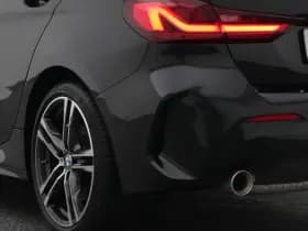 BMW 1-serie serie 116i automaat m sport camera navi thumbnail 18