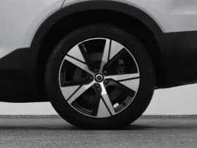 Volvo XC40 recharge p8 awd r design camera adaptive h k stoel en stuurverw thumbnail 39