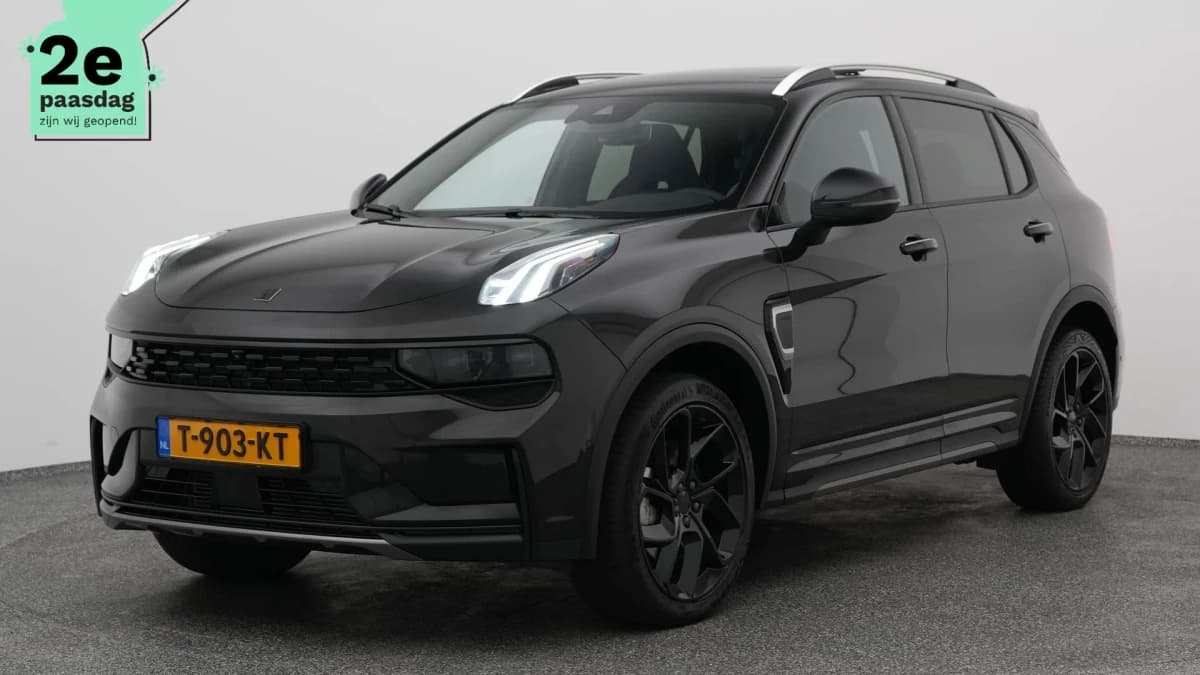 Lynk & 01 1 5 plug in hybrid 360 black zwarte hemel nld auto — foto 1