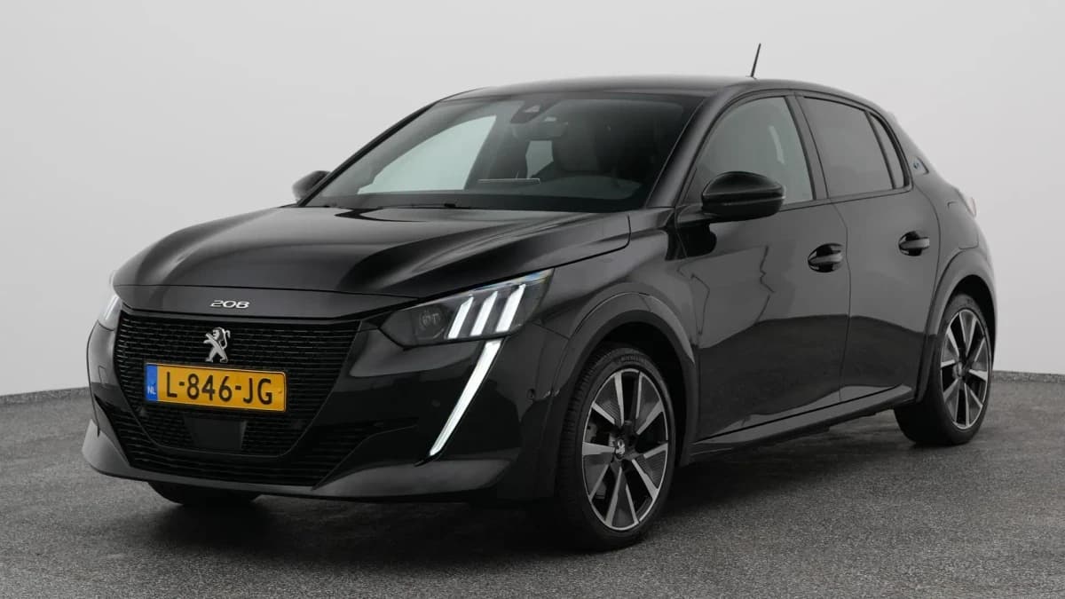 Peugeot E-208 208 ev gt pack 50 kwh stoelverw navi — foto 1