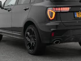 Lynk & 01 1 5 plug in hybrid 360 black zwarte hemel nld auto thumbnail 18