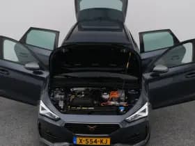 CUPRA Leon sportstourer 1 4 e hybrid business adaptive camera stoelverw trekhaak thumbnail 27