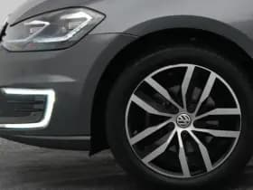Volkswagen E-Golf golf e dition adaptive navi thumbnail 22
