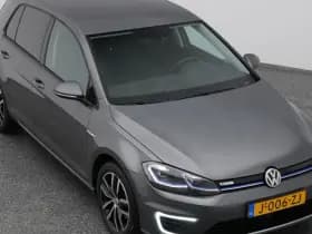 Volkswagen E-Golf golf e dition adaptive navi thumbnail 25