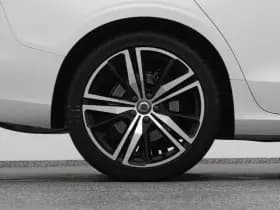 Volvo V60 2 0 b3 momentum advantage cruise carplay thumbnail 41