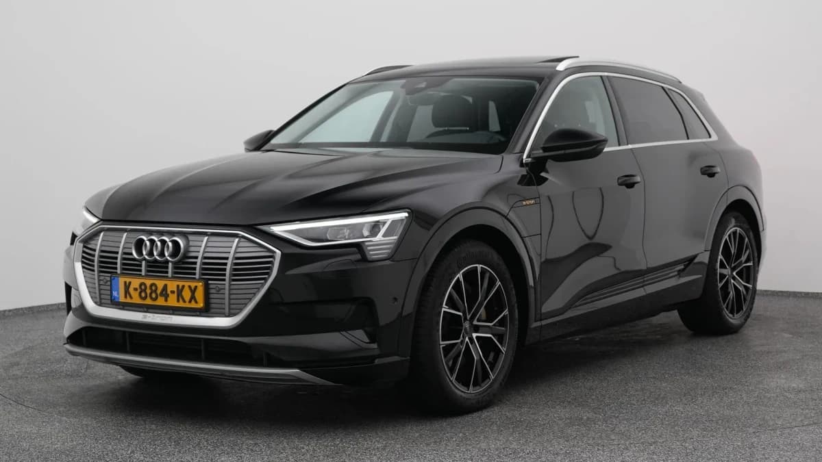 Audi E-tron tron 50 quattro business edition plus 71 kwh pano camera adaptive luchtvering stoelverw — foto 1