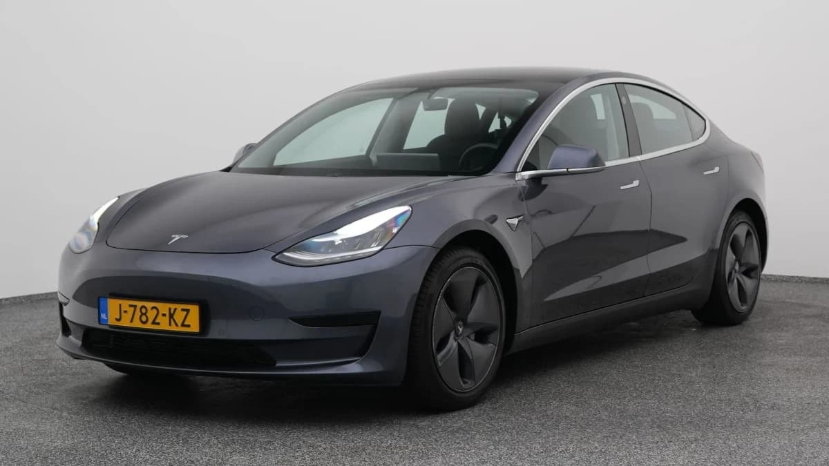 Tesla Model 3 standard rwd plus 60 kwh pano camera autopilot leder — foto 1