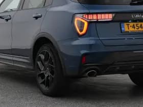 Lynk & 01 1 5 plug in hybrid 360 black zwarte hemel nld auto thumbnail 18