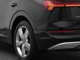 Audi E-tron tron 50 quattro business edition plus 71 kwh pano camera luchtvering stoelverwarming thumbnail 19