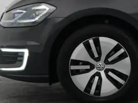 Volkswagen E-Golf golf e dition adaptive navi thumbnail 22