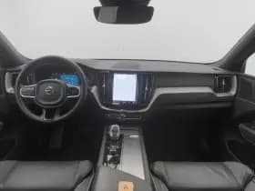 Volvo XC60 2 0 t6 plug in hybrid awd ultimate dark long range pano 360 h k memory stoel en stuurverw thumbnail 3