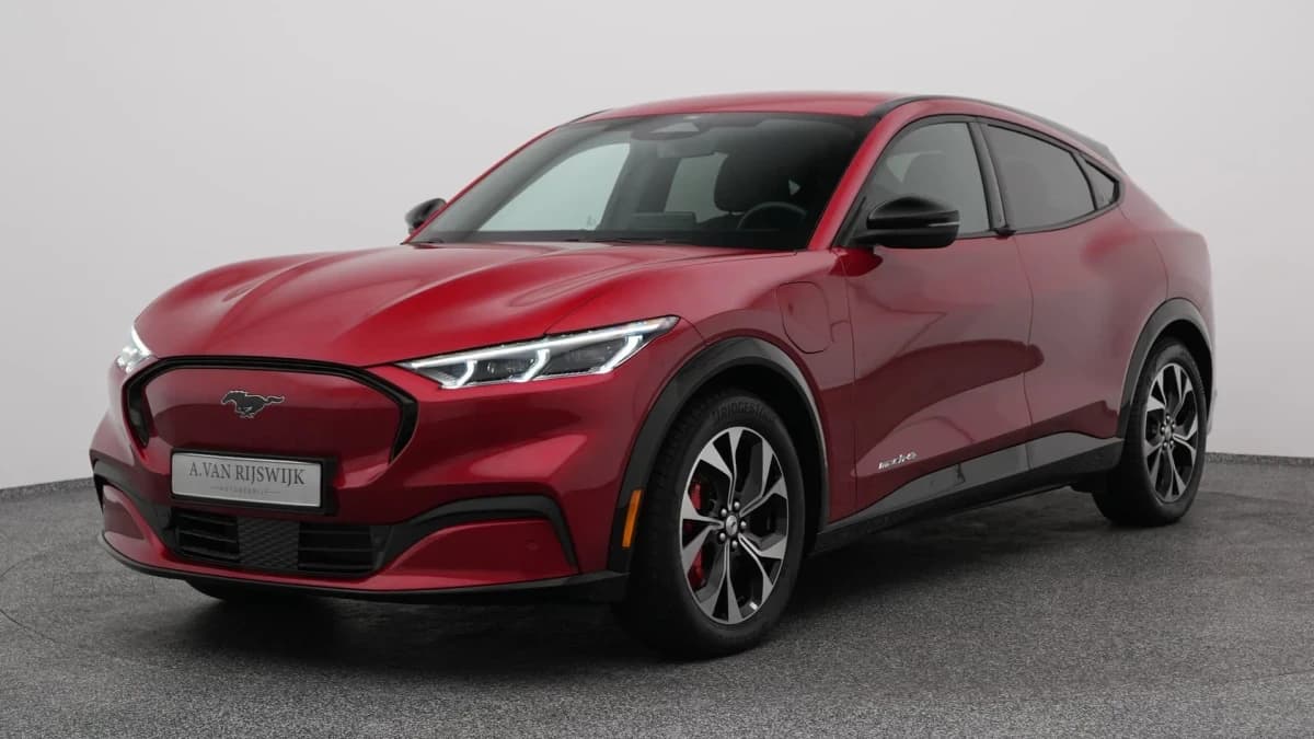 Ford Mustang mach e premium awd 75 kwh camera adaptive memory carplay — foto 1