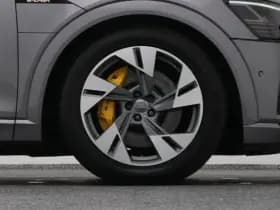 Audi E-tron tron 50 quattro business edition 71 kwh navi luchtvering thumbnail 43