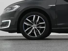 Volkswagen E-Golf golf e dition navi adaptive thumbnail 40