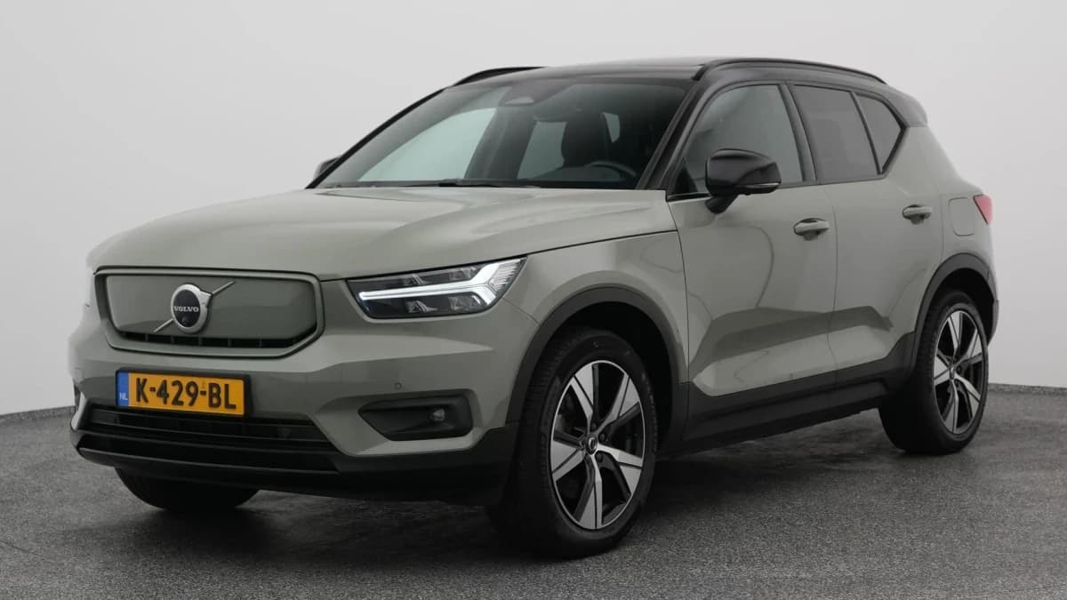 Volvo XC40 recharge p8 awd r design pano 360 h k stoel en stuurverw trekhaak — foto 1